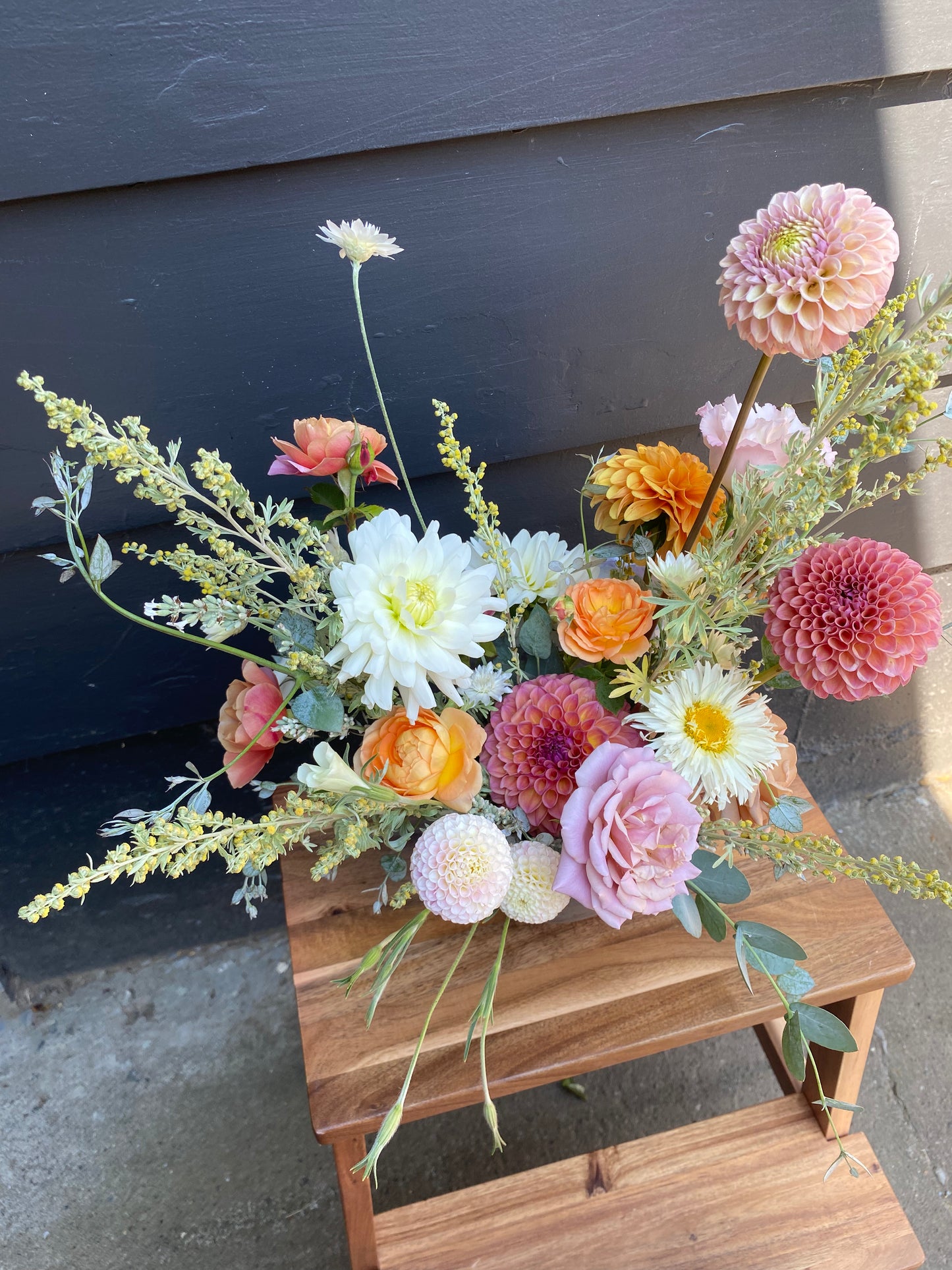 Moyen Floral Arrangement